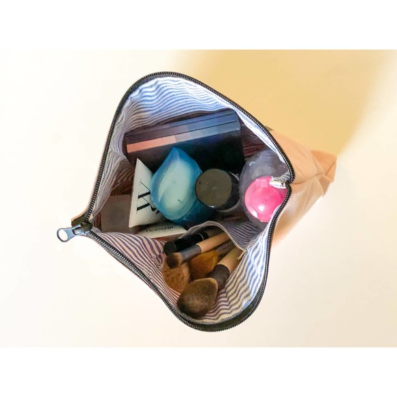 NWT!! Drama In My Lashes Cosmetic Bag - Picture 3 of 6